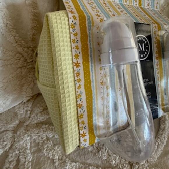 New Martha Stewart Travel Toiletry Case Yellow Bag with 2 Travel Bottles - Picture 4 of 6